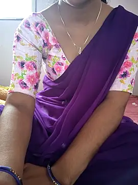 lovelygirl4567 online show from April 18, 5:21 am