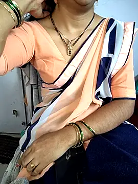 lovelygirl4567 online show from January 6, 5:33 am