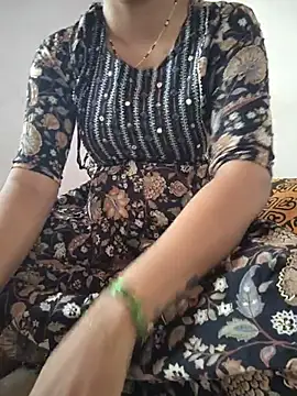 Snapshot of lovelygirl4567 chatting on June 18, 5:28 am lovelygirl4567 online show from June 18, 5:28 am