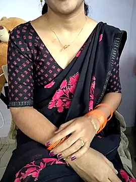 lovelygirl4567 online show from November 19, 5:18 am