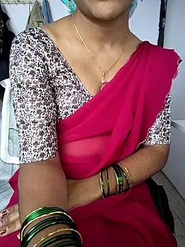 lovelygirl4567 online show from December 5, 6:45 am