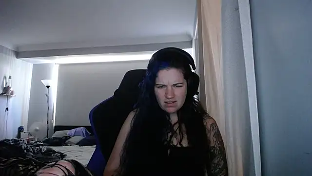 Snapshot of Miss_s chatting on December 30, 12:32 am Miss s online show from December 30, 12:32 am