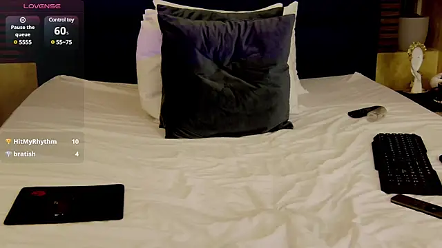 Snapshot of SamaraSinn chatting on March 10, 11:34 am SamaraSinn online show from March 10, 11:34 am