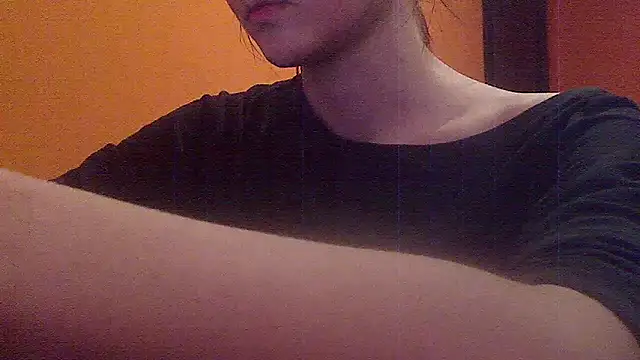 Analitayoung online show from March 18, 9:15 pm