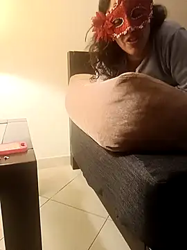 couple-tuga online show from March 1, 11:15 pm