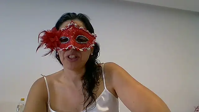 couple-tuga online show from May 31, 9:26 am