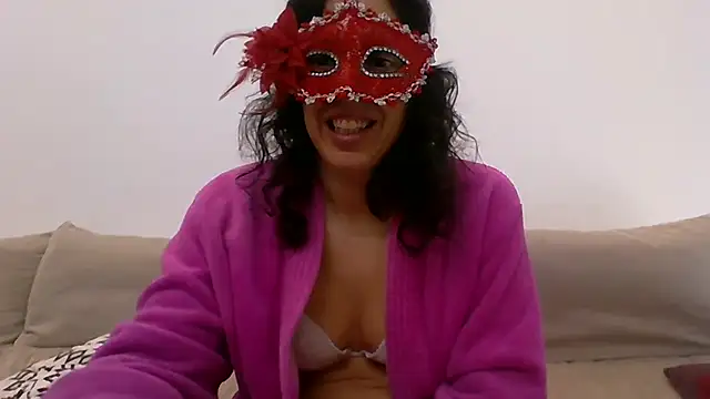 couple-tuga online show from February 17, 11:34 am