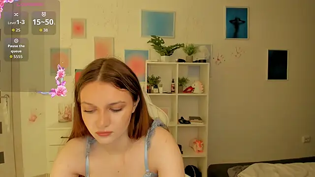 Snapshot of MiaVixxen chatting on November 7, 5:01 am MiaVixxen online show from November 7, 5:01 am