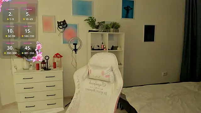 Snapshot of MiaVixxen chatting on November 15, 4:16 am MiaVixxen online show from November 15, 4:16 am