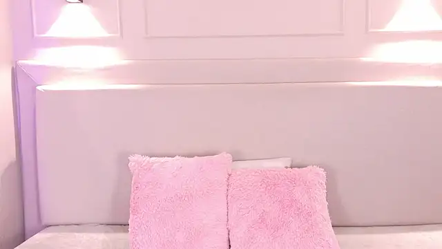 Snapshot of NickyBelmonth chatting on October 2, 7:39 pm NickyBelmonth online show from October 2, 7:39 pm