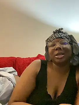 Snapshot of DamnBubbles chatting on January 25, 8:10 am DamnBubbles online show from January 25, 8:10 am