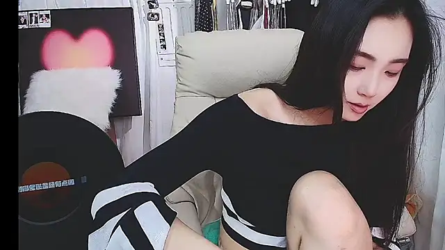 xiaotiantian-76 online show from December 17, 3:00 am