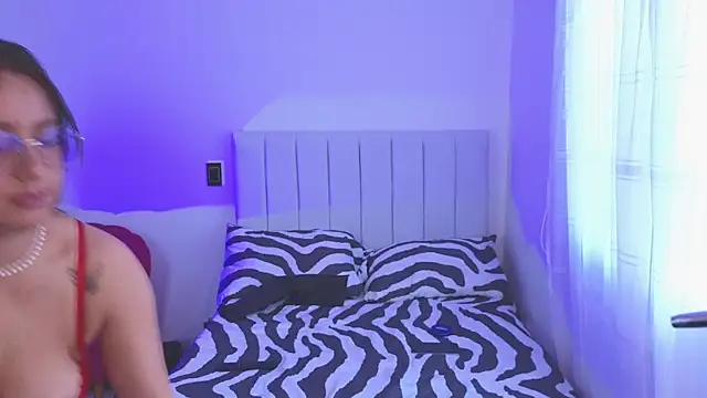 Snapshot of Gretta_Hot chatting on January 9, 2:02 pm Gretta Hot online show from January 9, 2:02 pm