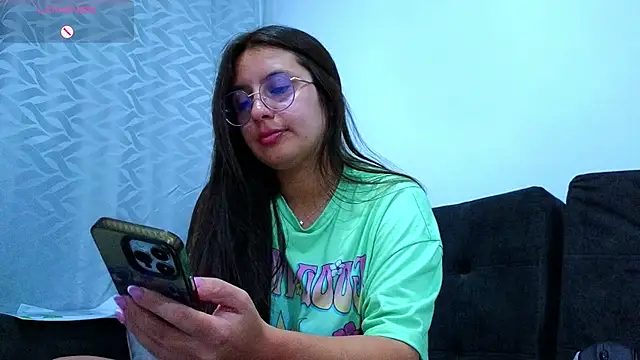 Snapshot of Gretta_Hot chatting on February 18, 12:05 am Gretta Hot online show from February 18, 12:05 am