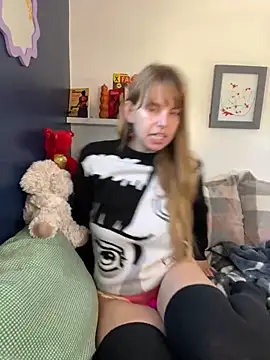 Snapshot of thigh_hi chatting on January 9, 5:33 pm thigh hi online show from January 9, 5:33 pm