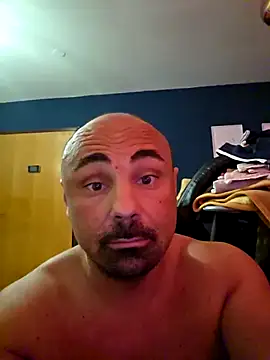 Snapshot of Insaneman1 chatting on October 8, 11:38 pm Insaneman1 online show from October 8, 11:38 pm