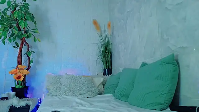 Snapshot of roxyyyrose chatting on November 15, 10:36 pm roxyyyrose online show from November 15, 10:36 pm