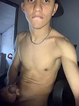 gabrielzinnnn085 online show from November 5, 8:12 pm