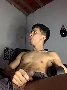 gabrielzinnnn085 online show from December 16, 3:00 am