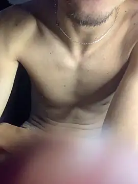 gabrielzinnnn085 online show from April 2, 10:16 pm