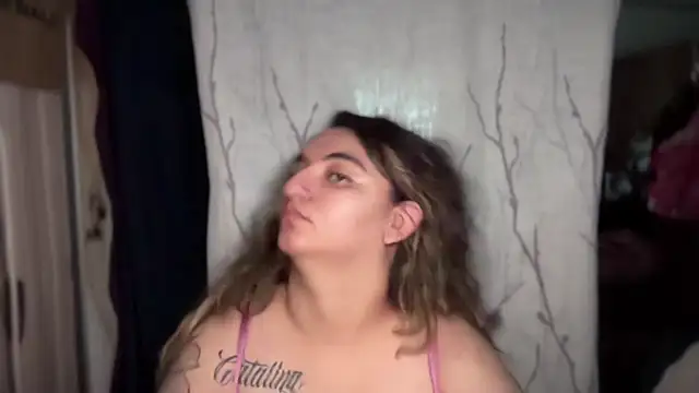 mamifresita online show from November 22, 12:10 am