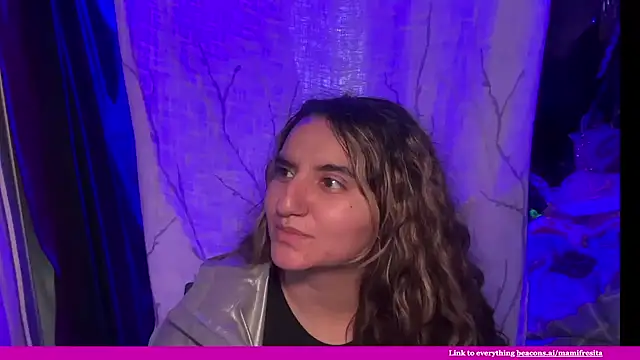 Snapshot of mamifresita chatting on May 28, 11:43 pm mamifresita online show from May 28, 11:43 pm