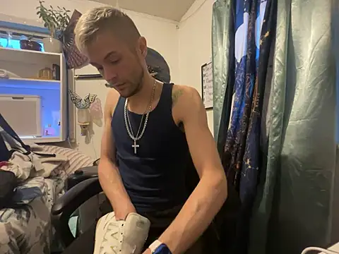 Trystan Spellman online show from May 7, 12:37 am