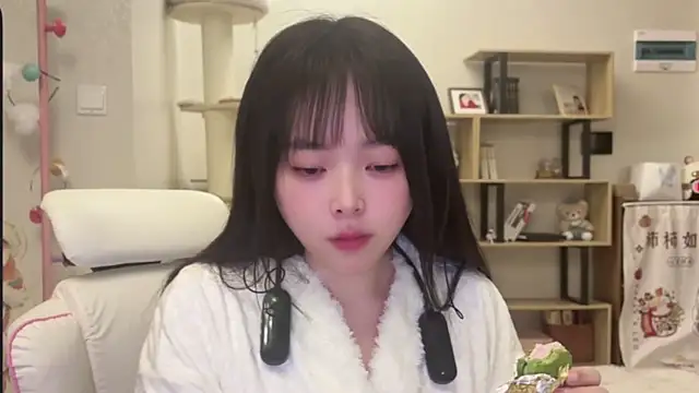 Chenjing0 online show from December 17, 12:43 pm