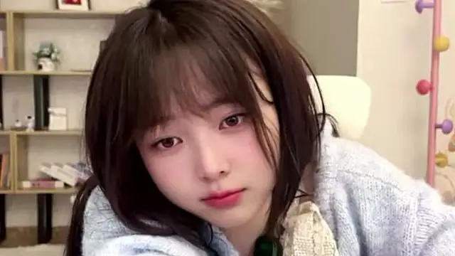 Chenjing0 online show from March 19, 1:00 pm