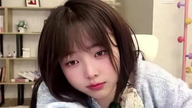 Chenjing0 online show from May 15, 12:14 pm
