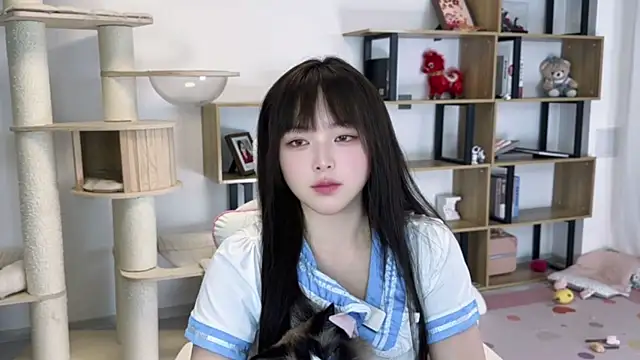 Chenjing0 online show from May 10, 12:20 pm