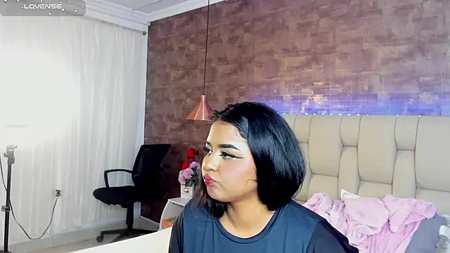 Snapshot of Scarlet_lace chatting on February 9, 1:44 am Scarlet lace online show from February 9, 1:44 am