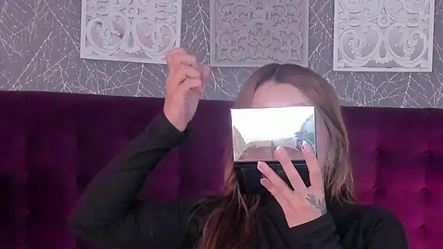 LiaCathaleya online show from April 14, 8:25 pm