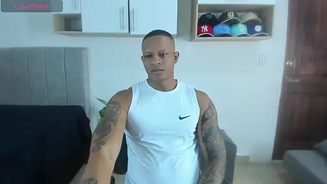 Snapshot of Josep_Ston chatting on October 26, 11:43 am Josep Ston online show from October 26, 11:43 am