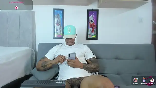 Snapshot of Josep_Ston chatting on November 30, 11:05 pm Josep Ston online show from November 30, 11:05 pm