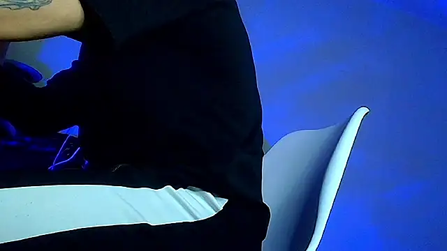 XanderCage99 online show from February 10, 2:27 pm