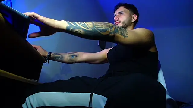 XanderCage99 online show from July 26, 12:17 am
