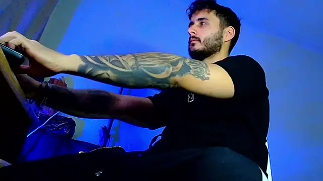 XanderCage99 online show from December 17, 7:19 pm