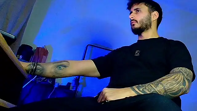 XanderCage99 online show from December 18, 8:23 pm