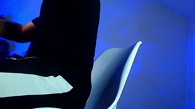 XanderCage99 online show from January 6, 10:58 pm