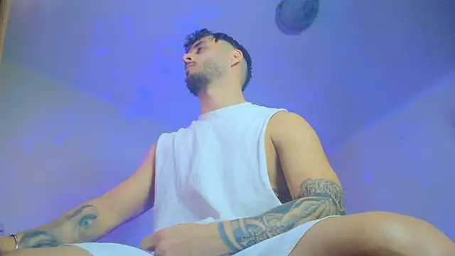 XanderCage99 online show from March 22, 11:32 am