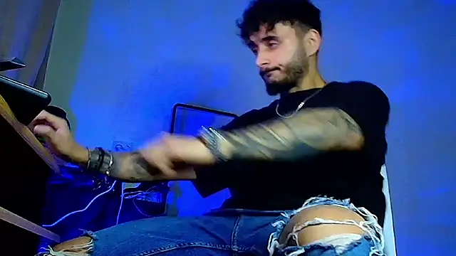 XanderCage99 online show from February 24, 4:02 am