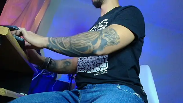 XanderCage99 online show from December 2, 9:11 am