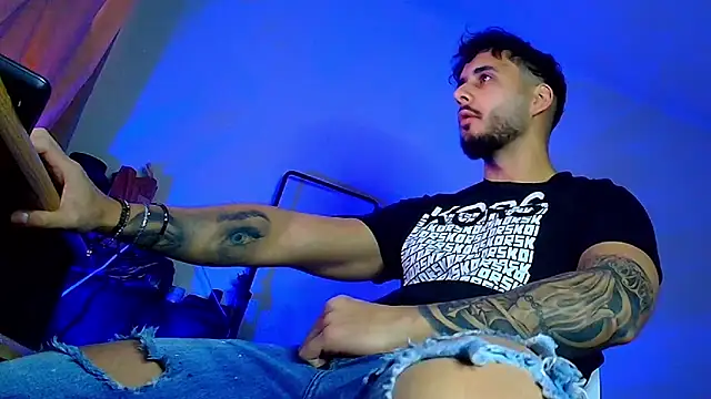 XanderCage99 online show from December 23, 8:24 am