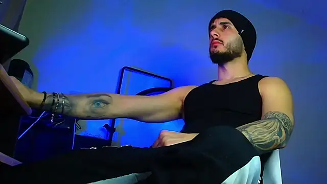 XanderCage99 online show from April 1, 10:39 pm