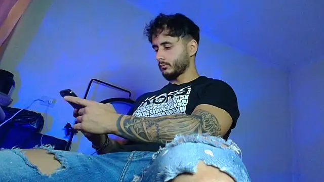 XanderCage99 online show from December 3, 9:42 am