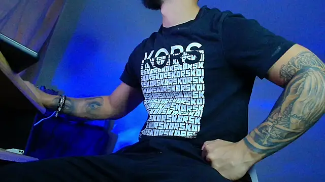 XanderCage99 online show from October 3, 5:31 am