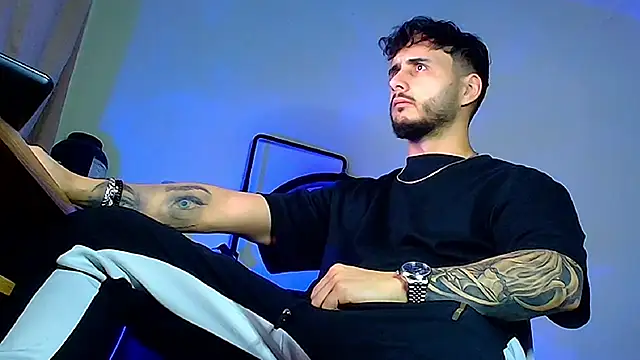 XanderCage99 online show from February 17, 10:40 pm