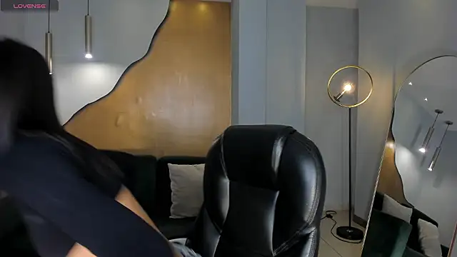 NiaSalvatore online show from February 5, 3:24 am