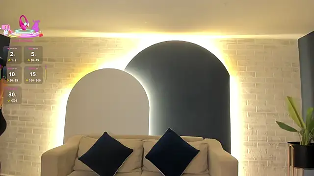 NiaSalvatore online show from November 24, 7:03 pm